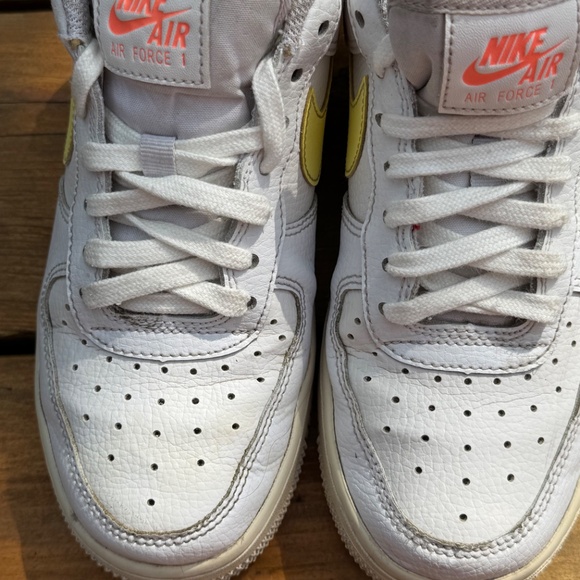 2 pairs of Nike Air Force 1 women size 6.5 - Picture 5 of 10